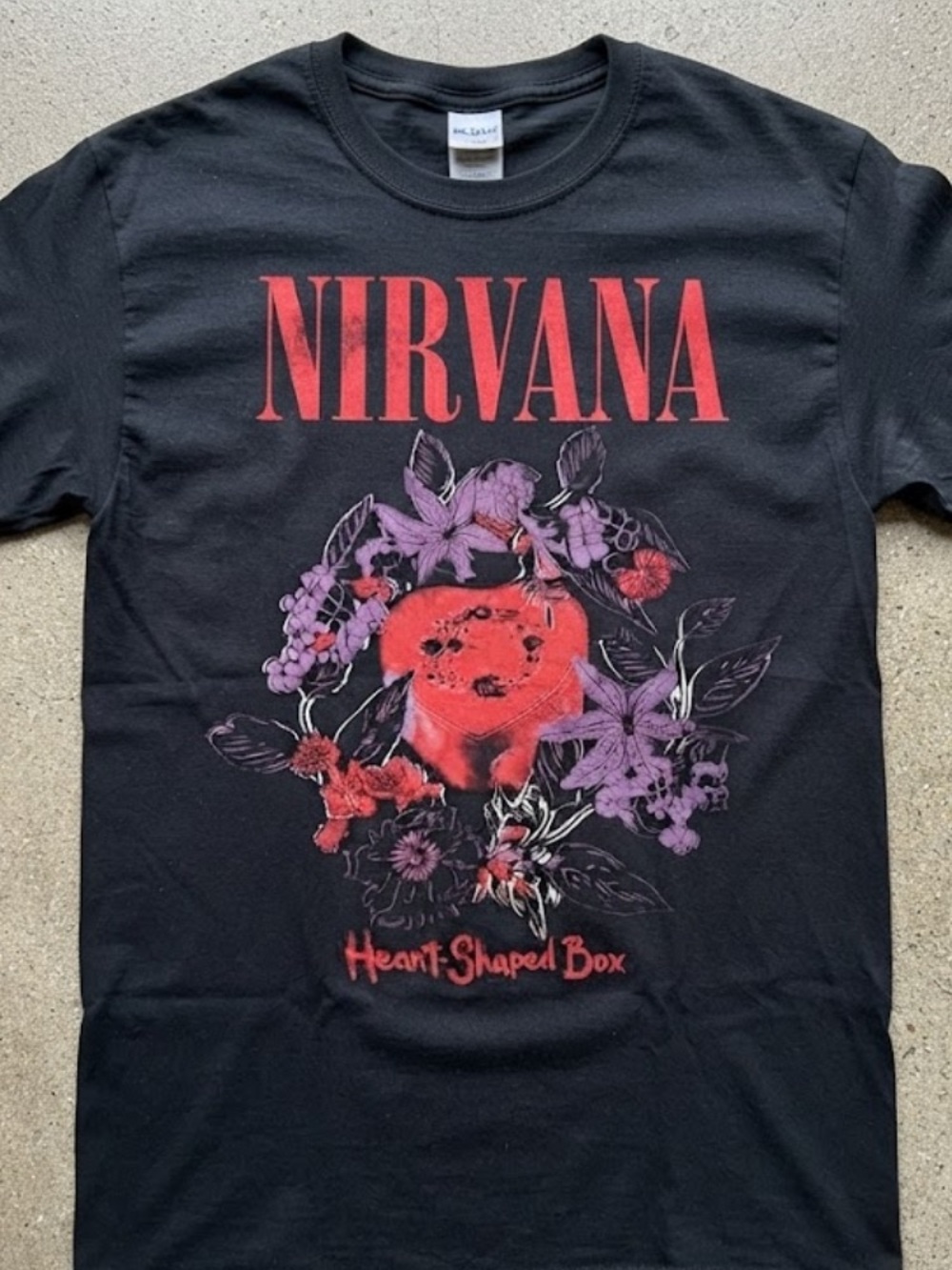 Nirvana Heart-Shaped Box Flowers Grunge Rock Band Vintage Black T-Shirt